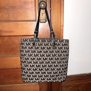 Michael Kors Jet Setter Tote